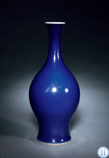 霁蓝釉橄榄瓶
