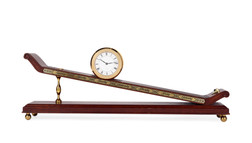 IMHOF  非常罕有特别，镀金及木质倾斜滚筒钟，年份约1980