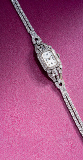 UNSIGNED  怀旧优雅，女装白金镶钻石机械链带腕表，年份约1970