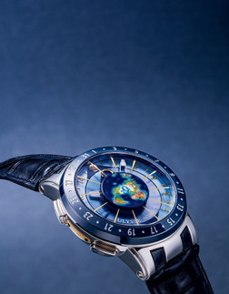 雅典 精致罕有，限量版铂金天文自动腕表，备月相显示，「月之狂想」，型号1069-113，限量生产500枚，年份约2011，附月相调校针