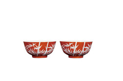 珊瑚红留白竹纹碗