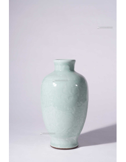 青釉花卉瓶
