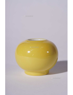 黄釉水盂
