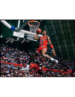 “空中飞人”迈克尔·乔丹（Michael Jordan）亲笔签名照