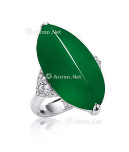 缅甸天然满绿翡翠配钻石戒指