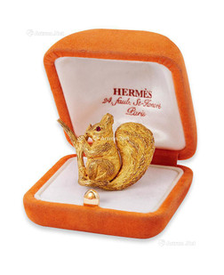 爱马仕设计 HERMÈS 黄金配红宝石「松鼠」胸针