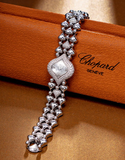 萧邦 高贵优雅，女装白金镶钻石橄榄形链带腕表，「Pushkin」，型号106813-1001，年份约2001，附原厂证书、调校针及表盒