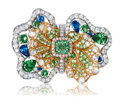 黛琳珠宝设计「小荷」1.01克拉淡彩黄绿色钻石配钻石及彩色宝石戒指、耳环及吊坠三用款