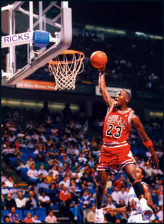 “空中飞人”迈克尔·乔丹（Michael Jordan）亲笔签名照，附证书