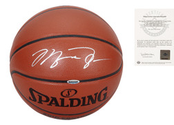 “NBA巨星”迈克尔·乔丹（Michael Jordan）亲笔签名篮球，附证书