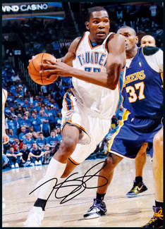 “NBA巨星”凯文·杜兰特（Kevin Durant）亲笔签名照，附证书