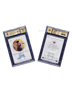 2002-03赛季 Upper Deck Ultimate Collection系列 姚明（Yao Ming）新秀签字球星卡，BGS评级9.5分，墨迹10分