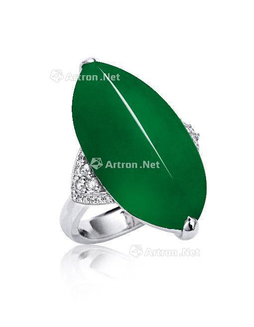缅甸天然满绿翡翠配钻石戒指