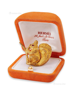 爱马仕设计 HERMÈS 黄金配红宝石「松鼠」胸针