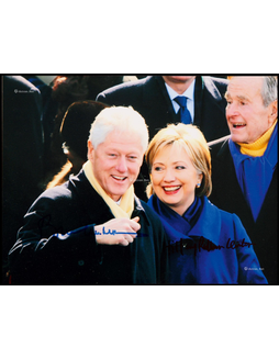 “美国第四十二任总统”比尔·克林顿（William Jefferson Clinton）与夫人希拉里·克林顿（Hillary Rodham Clinton）联合亲笔签名照