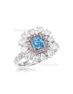 0.78克拉 天然彩蓝色VVS1净度钻石配钻石戒指