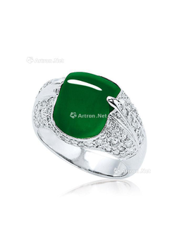 天然满绿翡翠配钻石戒指