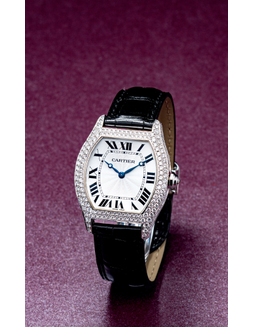 卡地亚  独特雅致，白金镶钻石酒桶形机械腕表，「Tortue」，型号2497，年份约2009