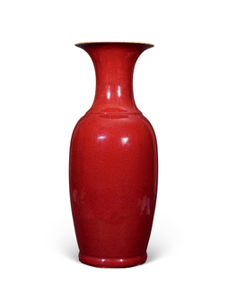 红釉大瓶