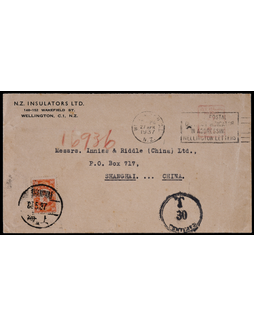 1937年新西兰寄上海进口欠资封，盖新西兰红色邮资已付戳，盖惠灵顿4月27日机销戳，因邮资不足盖圆形T30欠资戳，封落地上海加贴黄欠资30分一枚