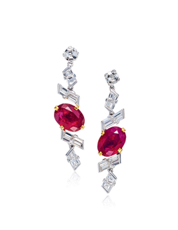 共重约4.1克拉缅甸红宝石配钻石耳环，未经加热