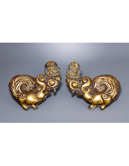 铜鎏金捶揲摩羯鱼饰件