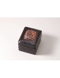 紫檀嵌楠木雕螭龙纹方香盒