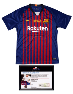 “世界足球先生”里奥·梅西（Lionel Messi）亲笔签名巴塞罗那队金球奖特别版球衣，附证书