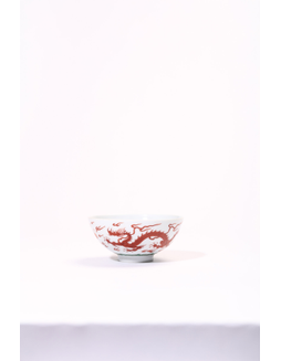 矾红龙纹碗