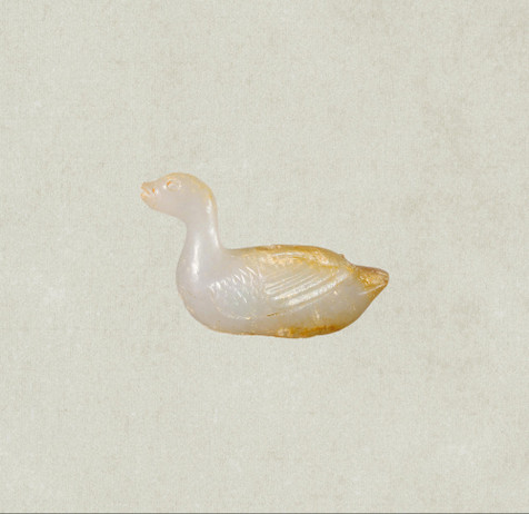 白玉雕立鸭