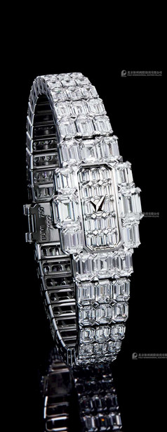 江诗丹顿 艺术大师系列，型号17701/710G-7393 18K白金手动上弦镶钻腕表