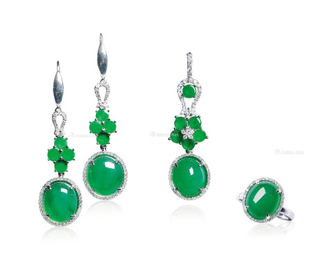 天然满绿翡翠蛋面配钻石吊坠、耳环及戒指套装