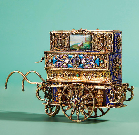 欧洲 银鎏金珐琅嵌珍珠及宝石马车音乐盒