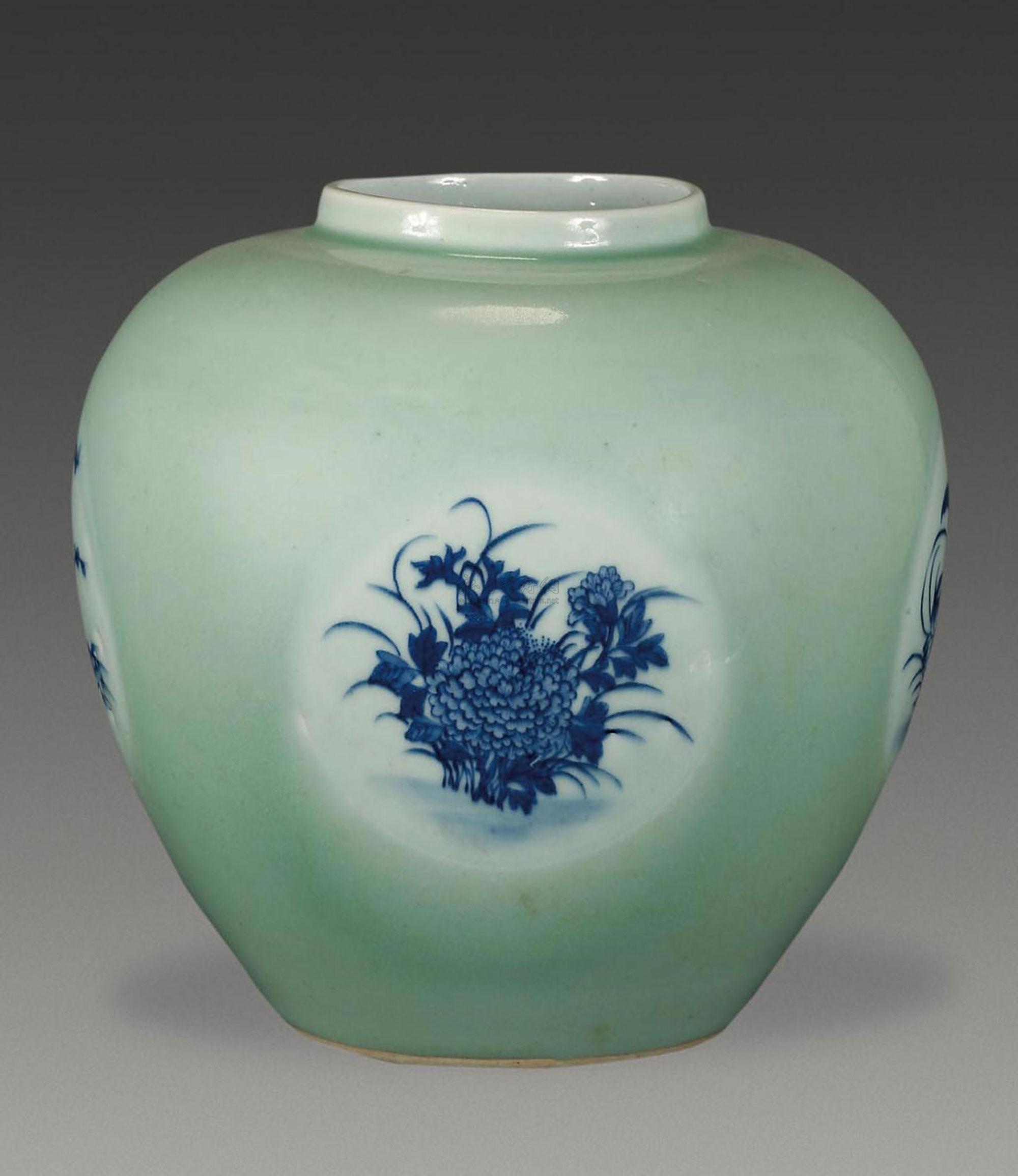 2047清豆青开光青花罐