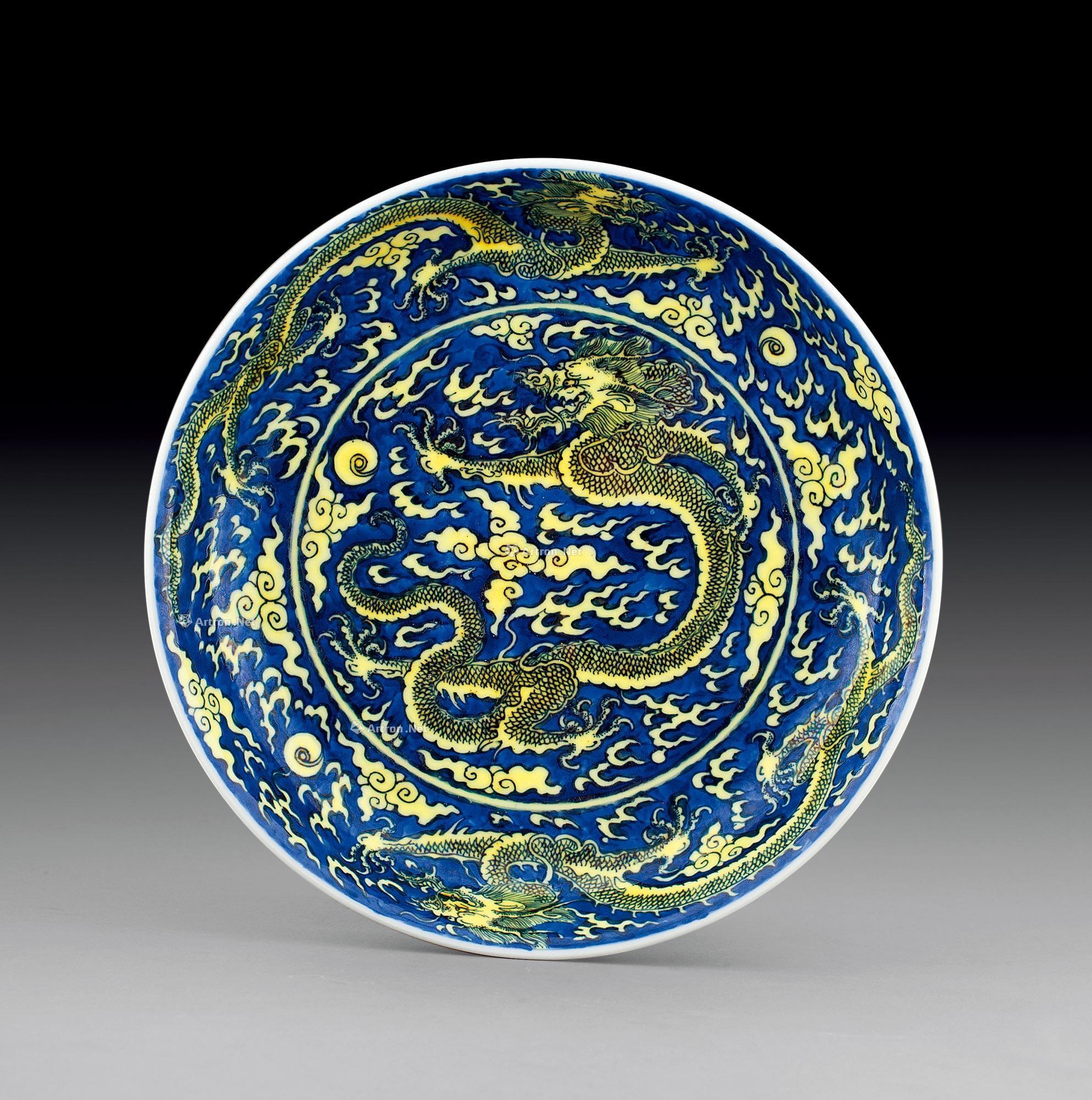 2059清康熙青花地黄彩云龙纹盘