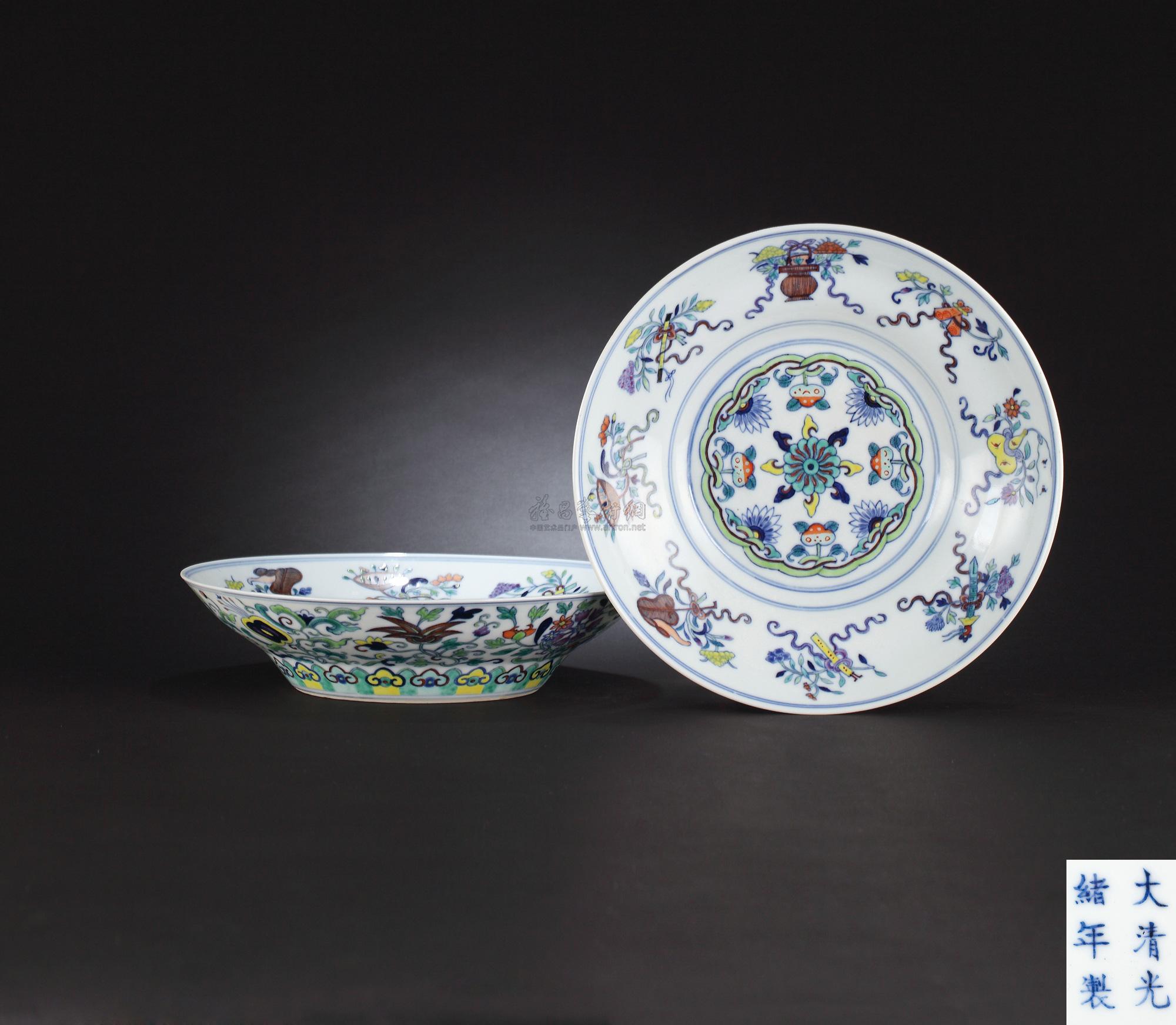 0098 清光绪 斗彩道教暗八仙折沿盘 (一对)