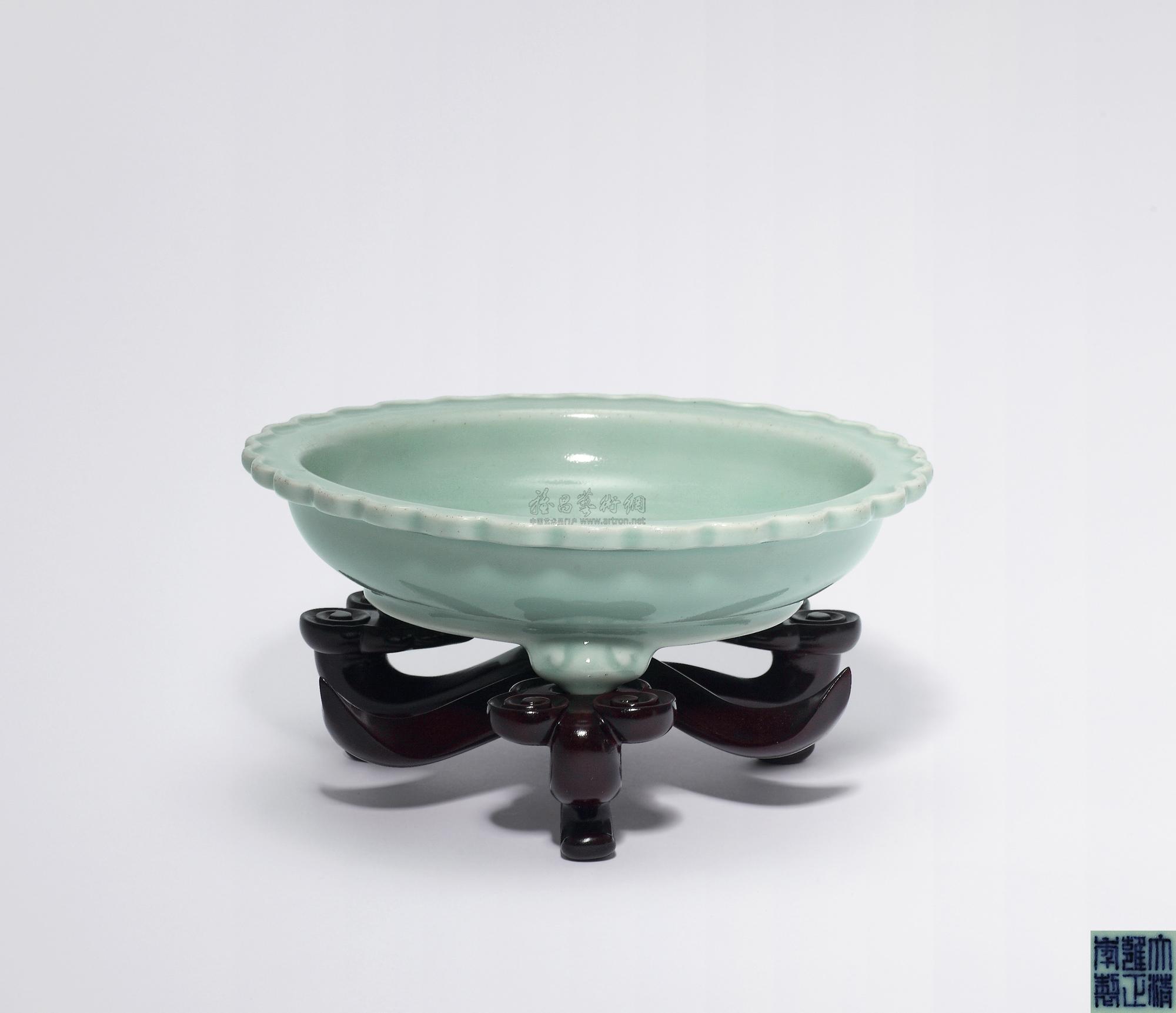 6126 清雍正 豆青釉水仙盆