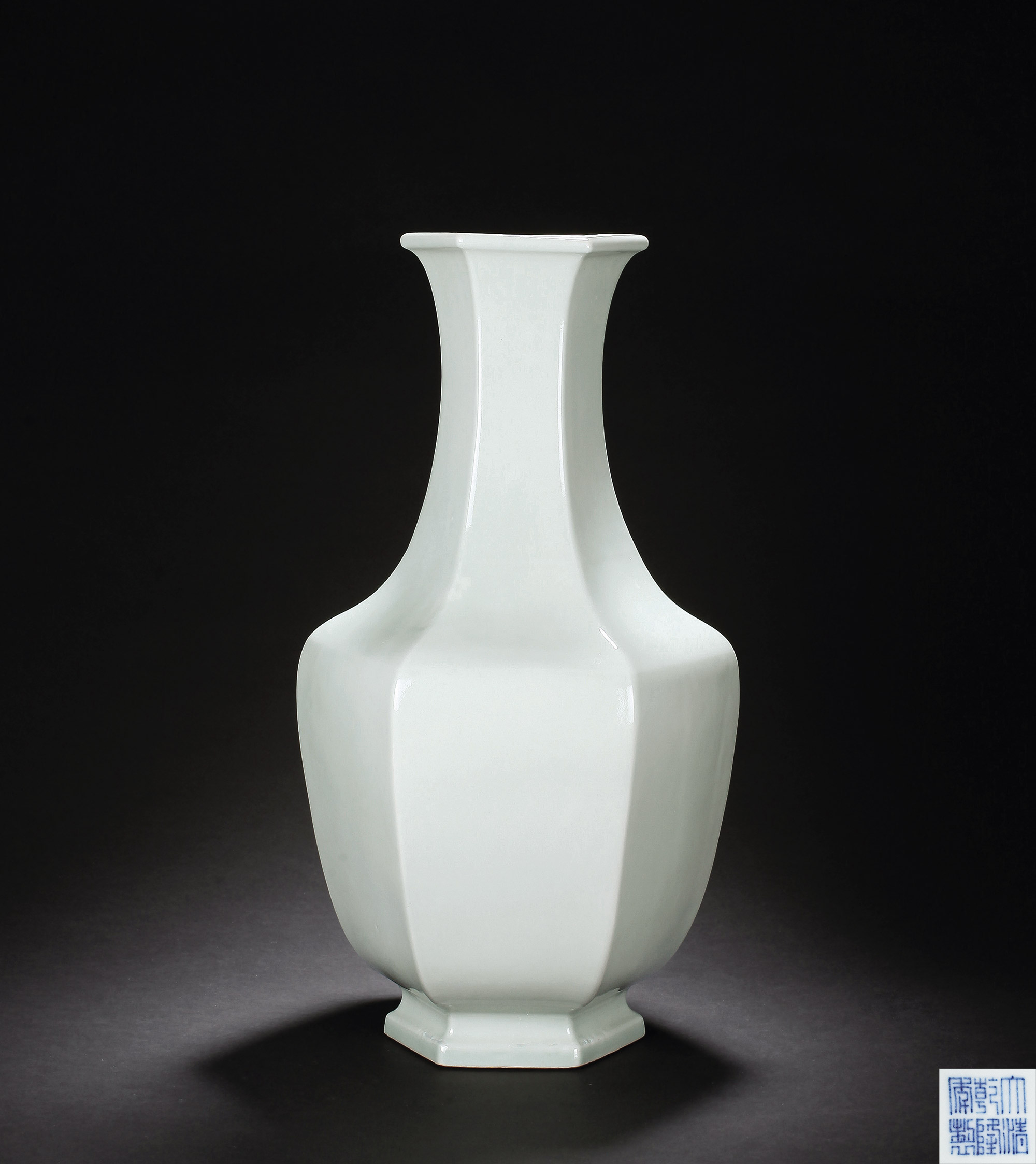 粉青釉六方瓶-闲中日月长—瓷器专场-雅昌拍卖