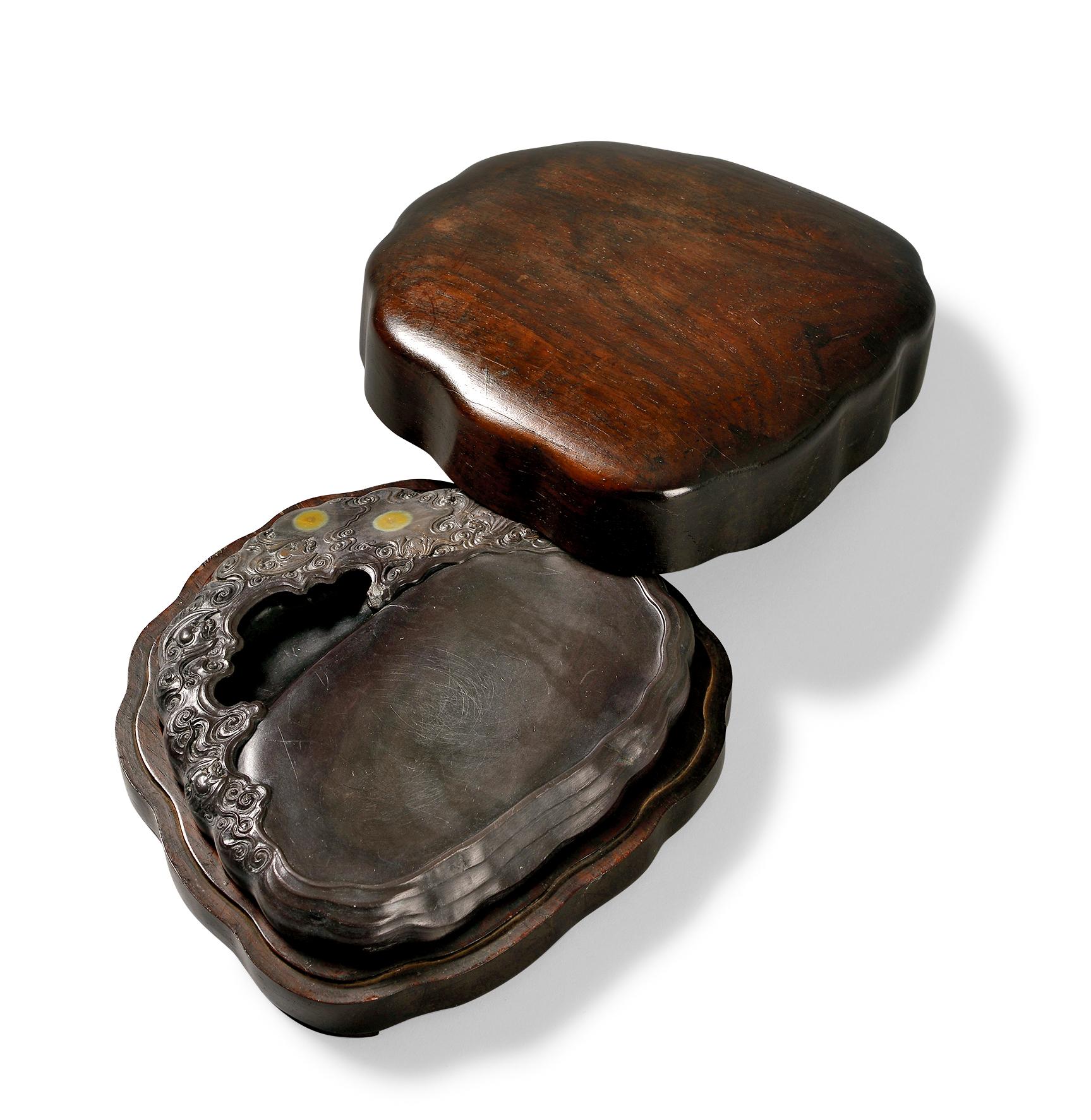 端石云纹带眼随形砚-稽古——中国文房艺术-雅昌拍卖