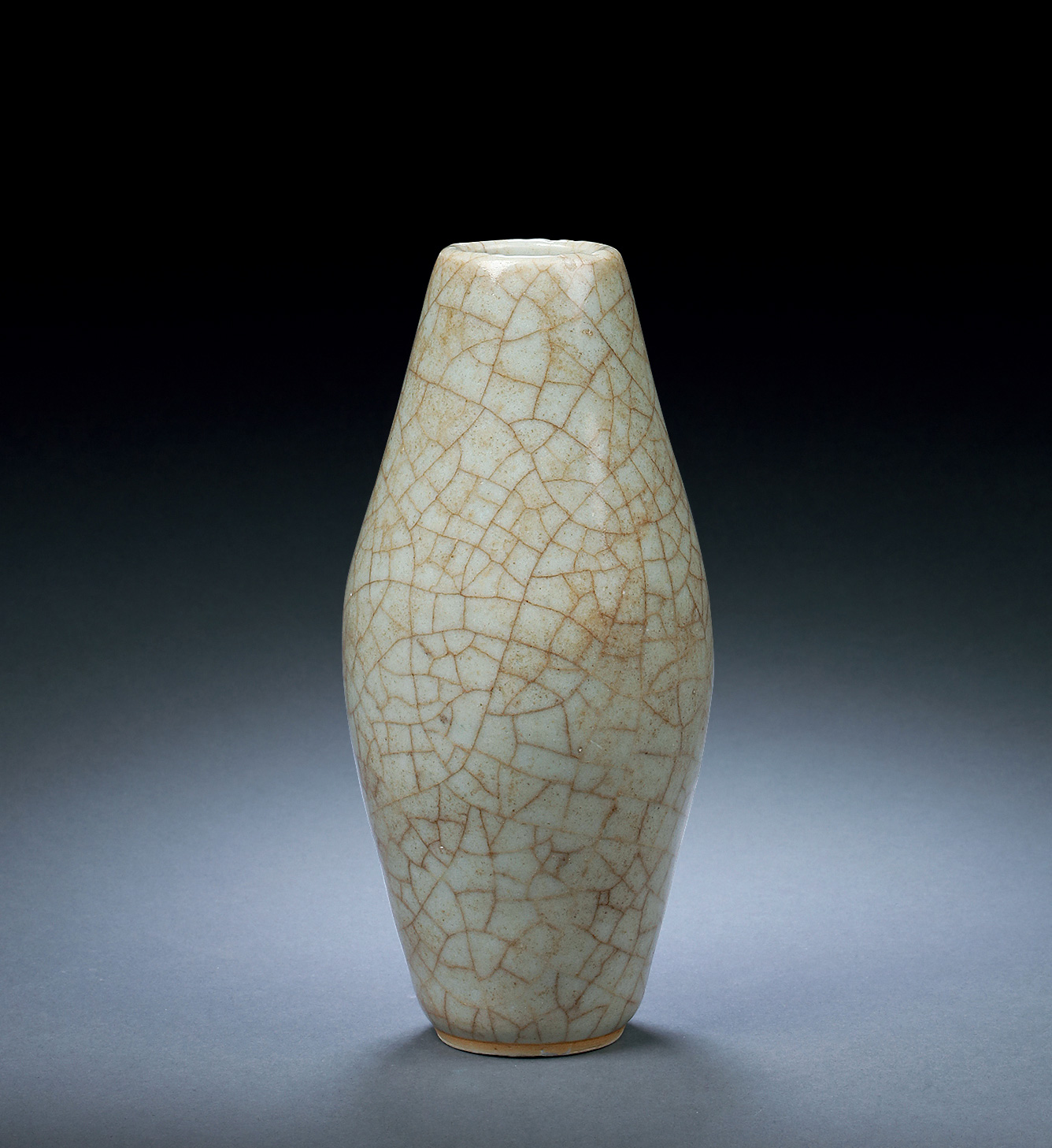 6207清早期哥釉橄榄瓶