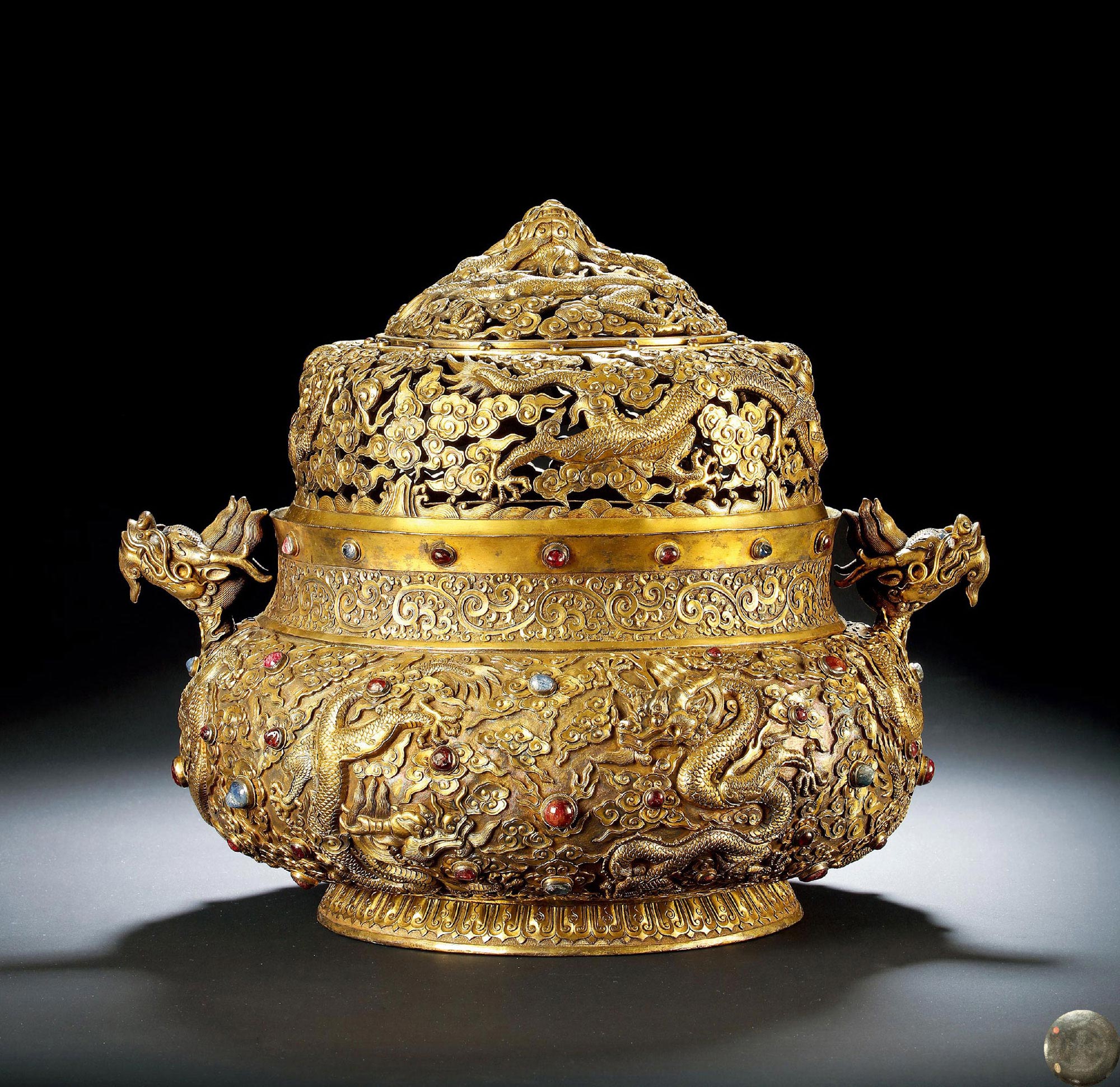 5963明中期银胎鎏金嵌宝海水云龙大香熏