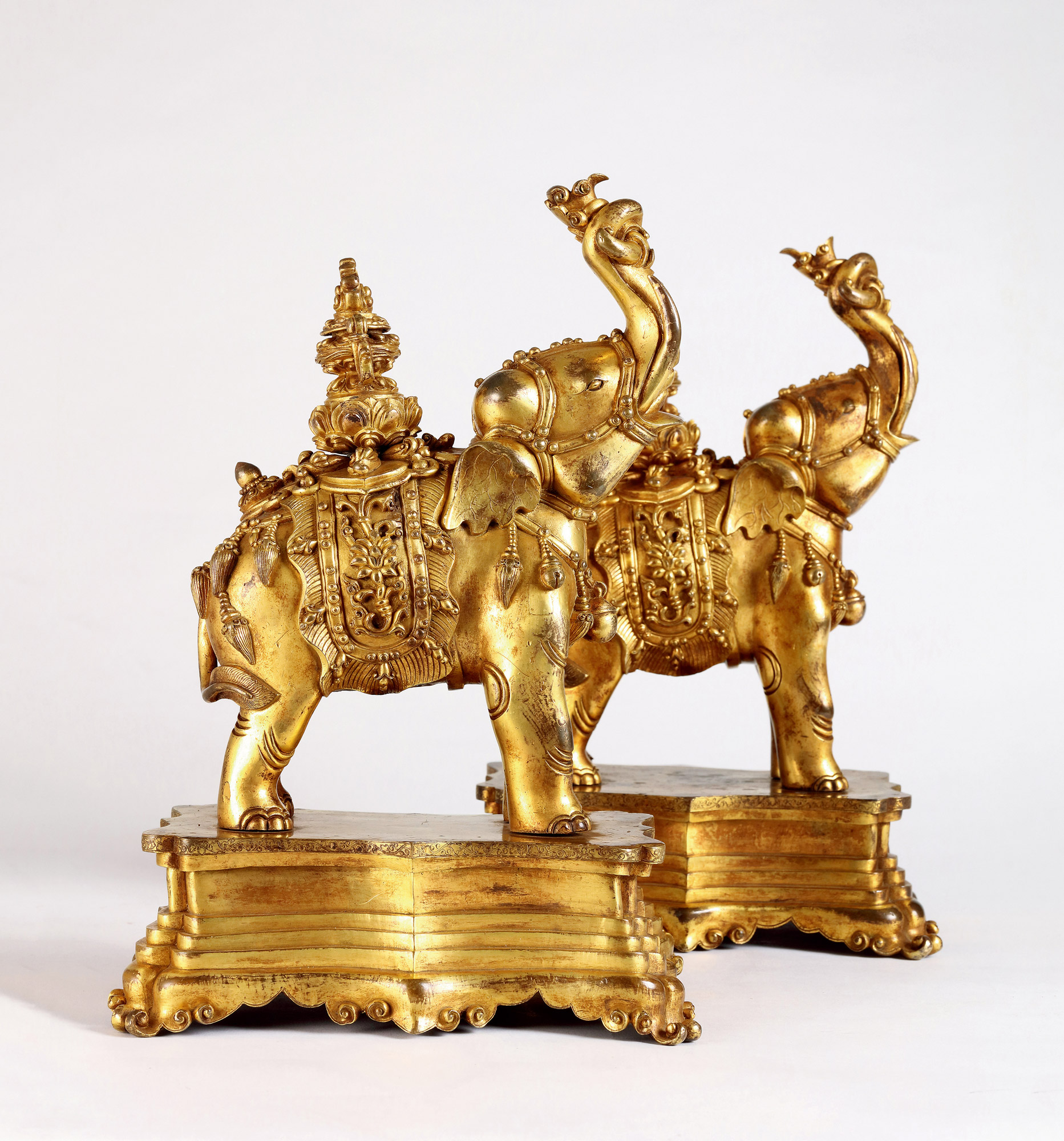 6361清18世纪铜鎏金象宝一对