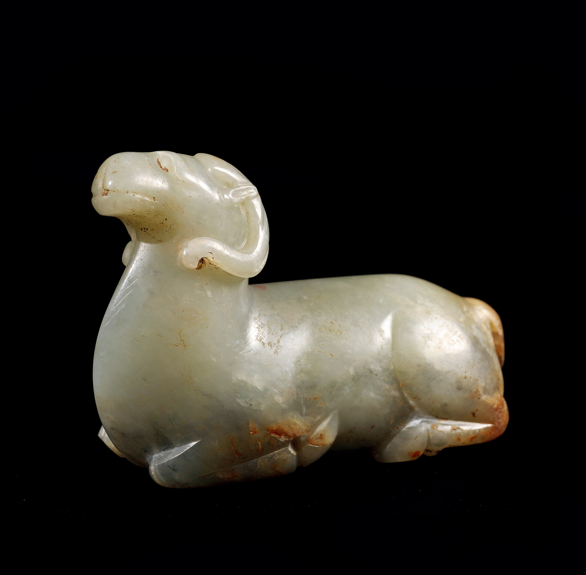 5599元青白玉卧羊