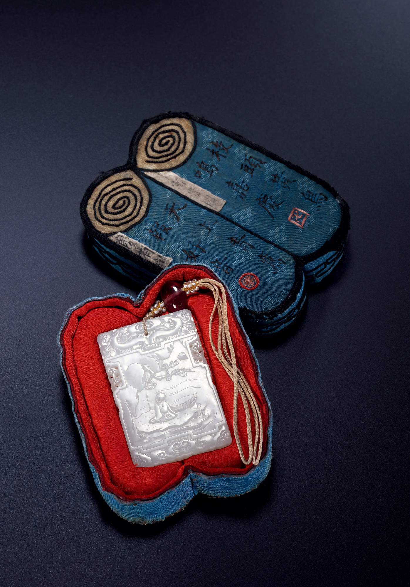 0540清乾隆白玉高士题诗子冈牌