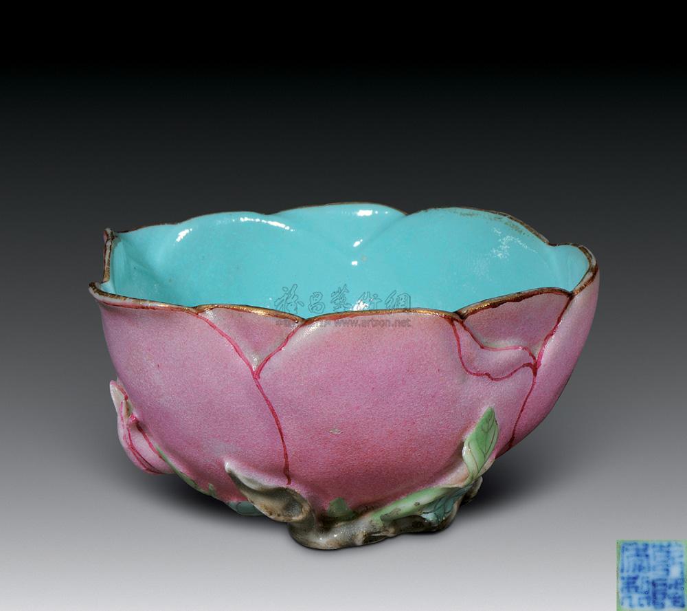 粉彩粉地海棠杯-文缘心境-海外藏元明清瓷器及文玩-雅昌拍卖