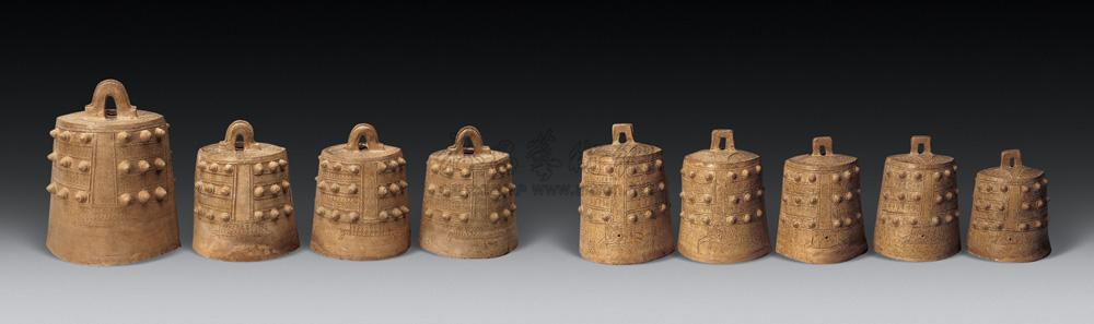 0640 战国 原始瓷编钟 (一套九件)