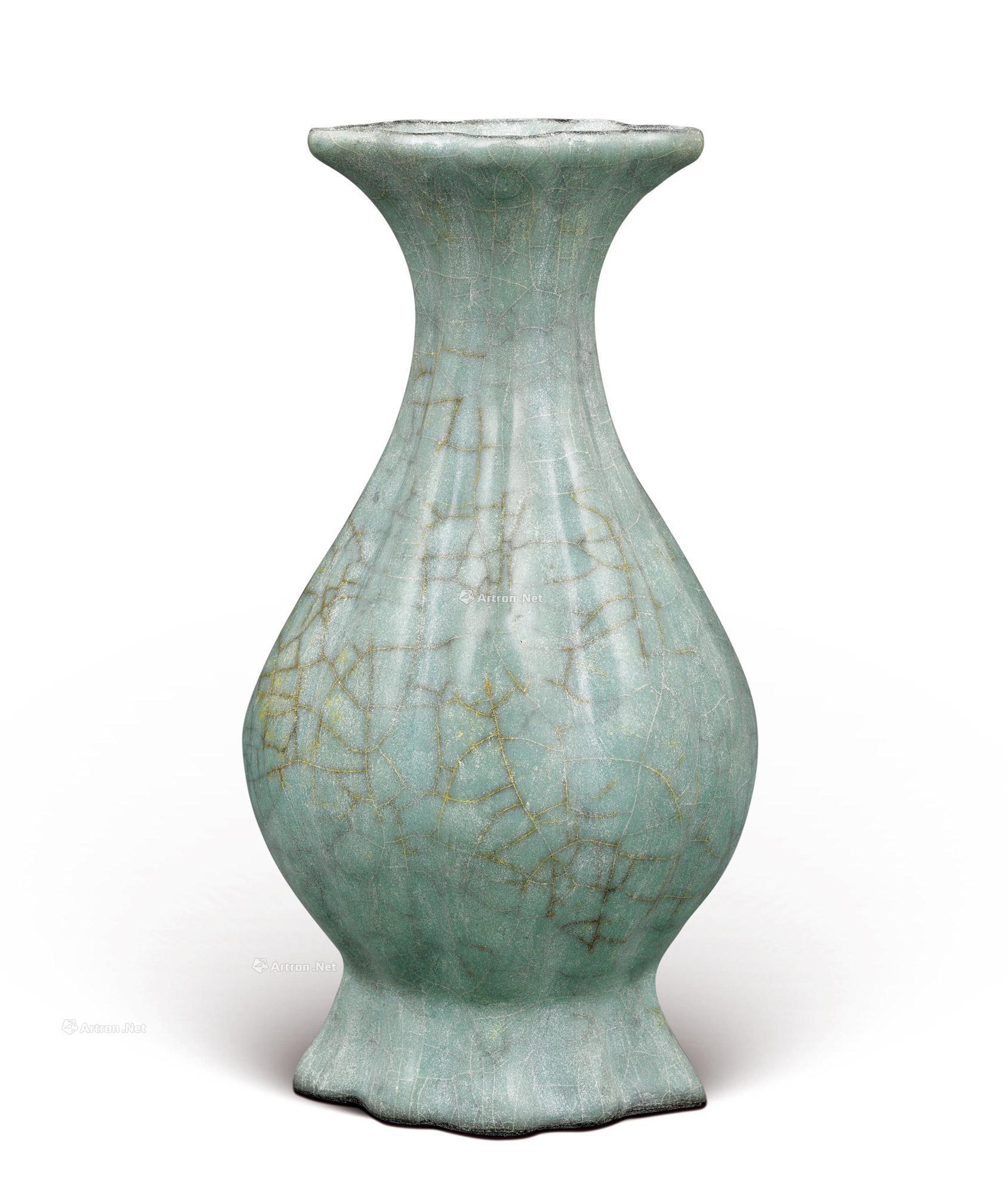 1629南宋修内司官窑海棠瓶