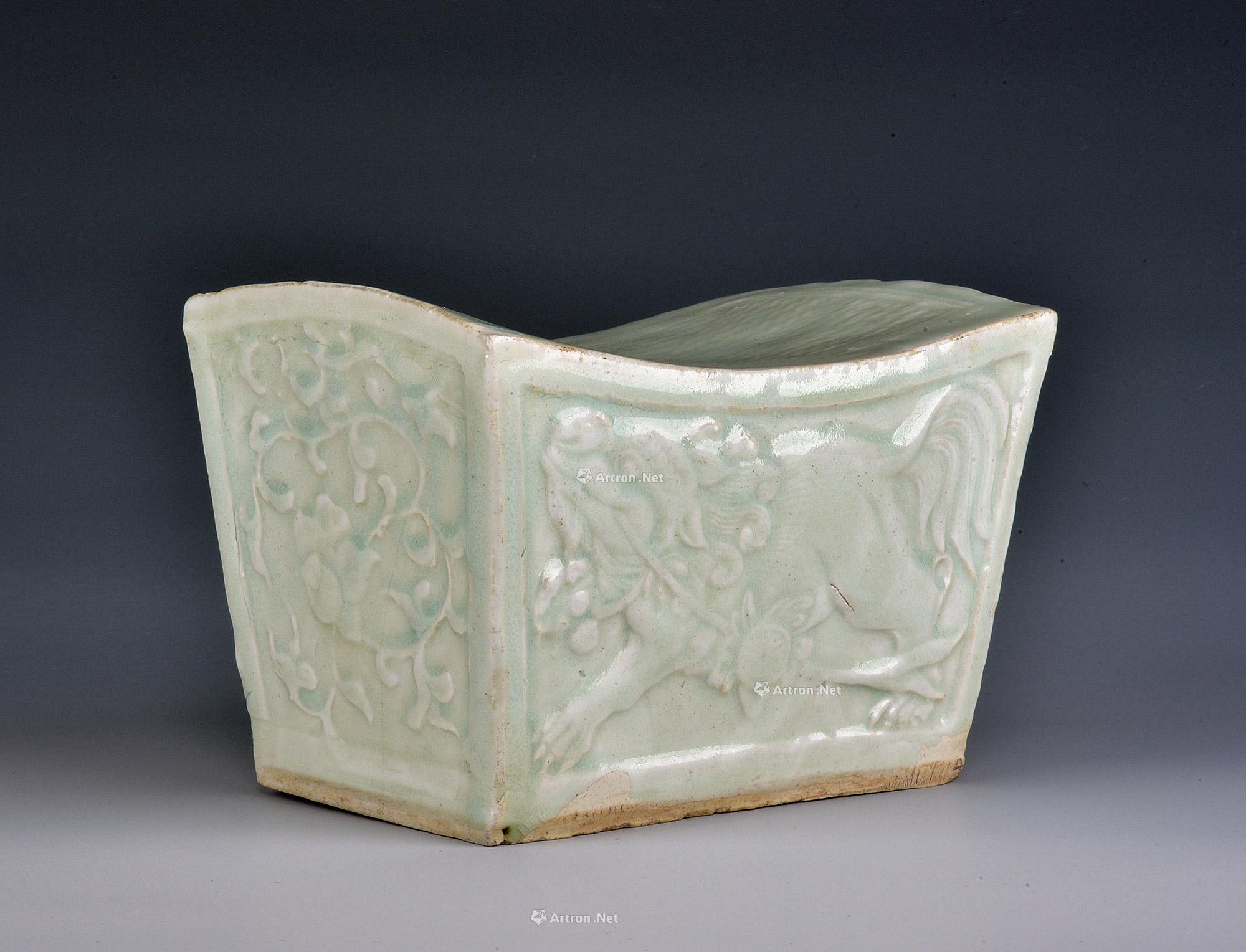 0155 宋朝 湖田窑青白釉印花枕