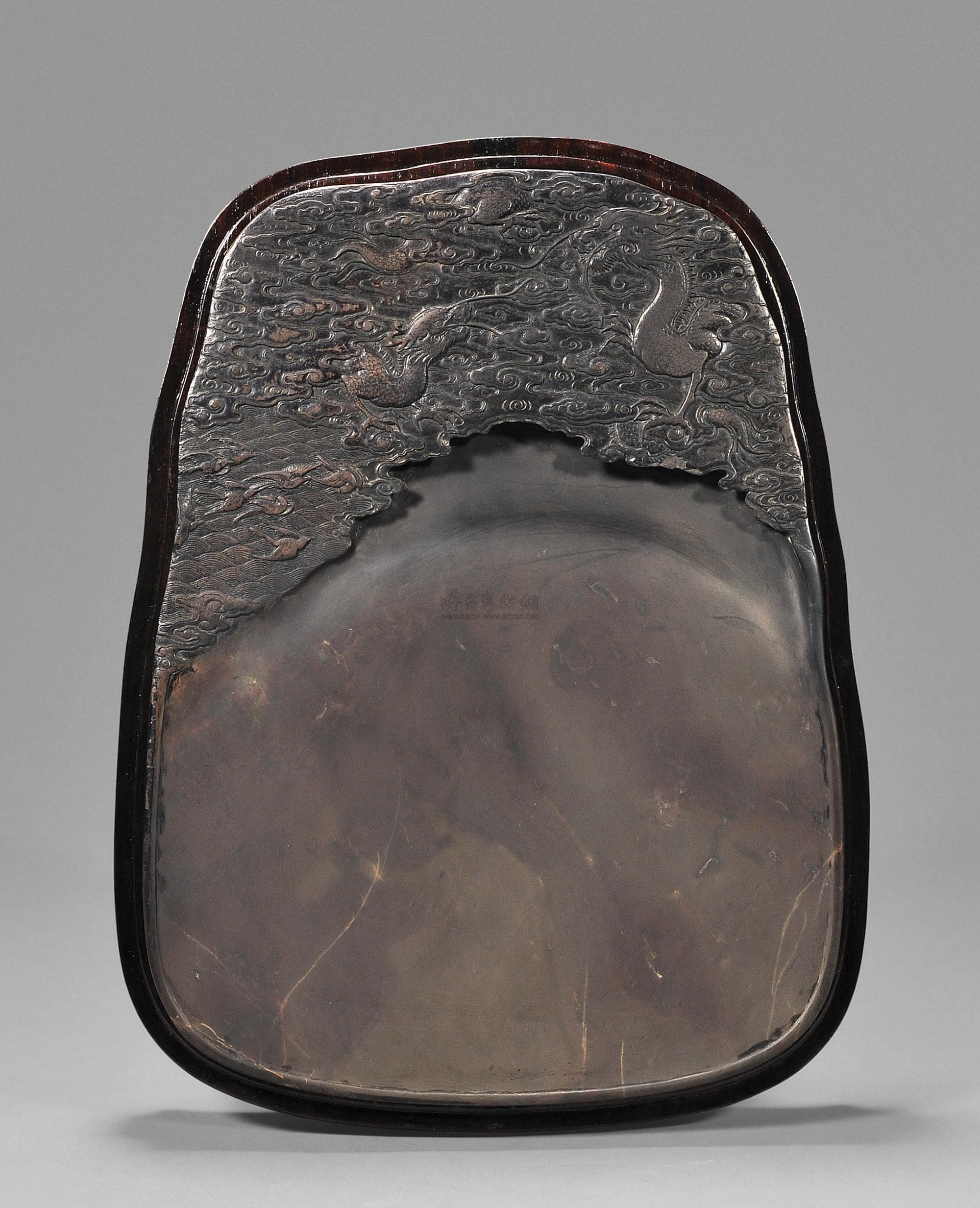 1162 清乾隆 云龙纹端砚