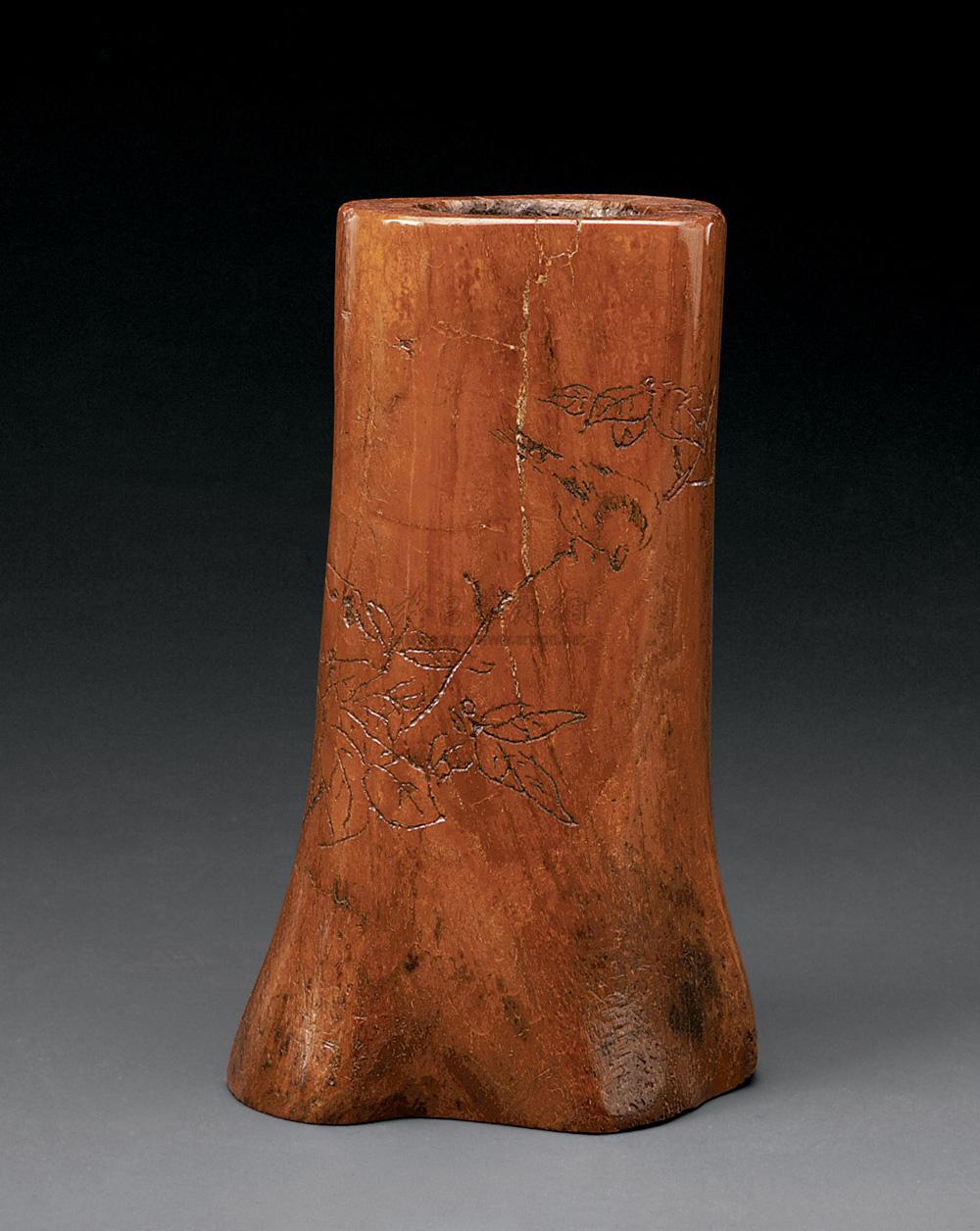 1407清中期虎骨雕花卉纹笔筒